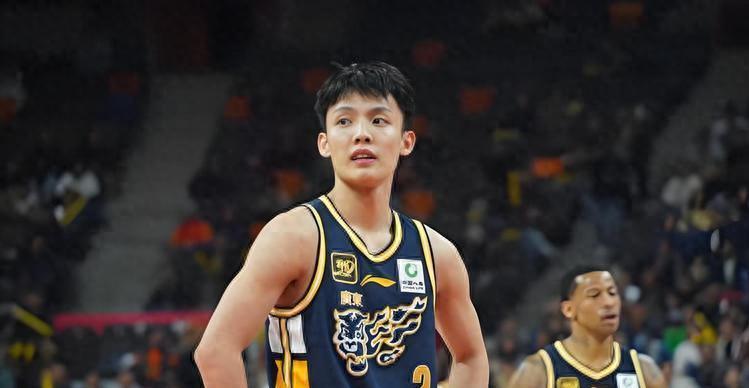 百家乐官网-CBA疯狂一夜!积分榜乱了:上海男篮险胜,广东升第3,黑马升第4